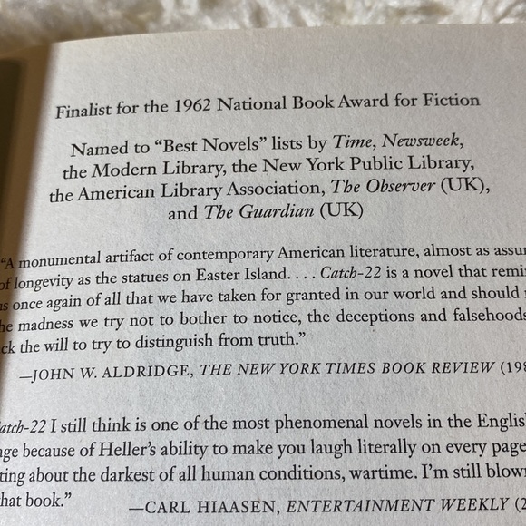 CATCH - 22 a Novel by JOSEPH HELLER 50th Anniversary Edition - Picture 4 of 5